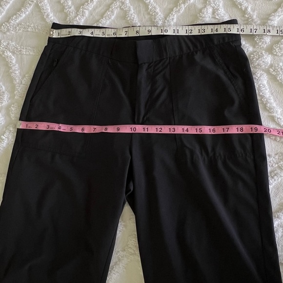 Athleta Tribeca Utility Crop Pants Black Size 8 Zip Pockets Hiking 446630 - Picture 11 of 15